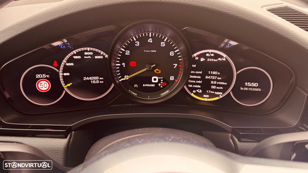 Porsche Cayenne Coupé E-Hybrid Platinum Edition - 15