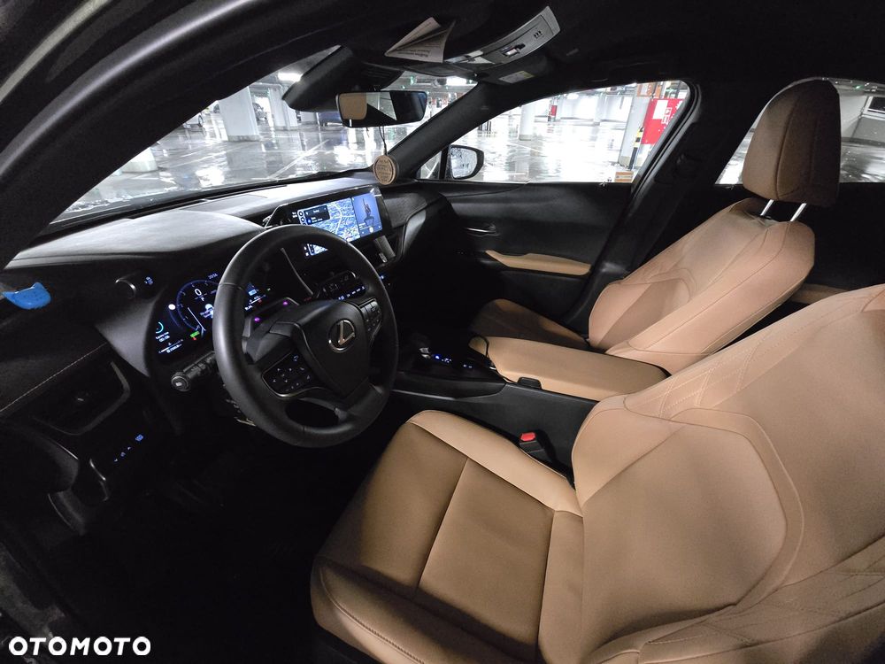 Lexus UX 2024