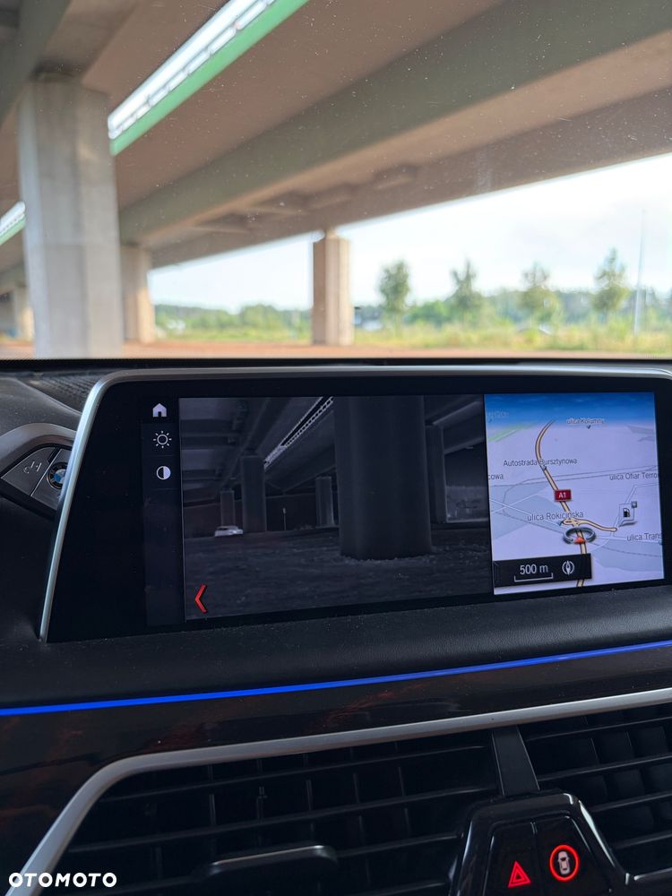 BMW Seria 7 750Li xDrive - 17