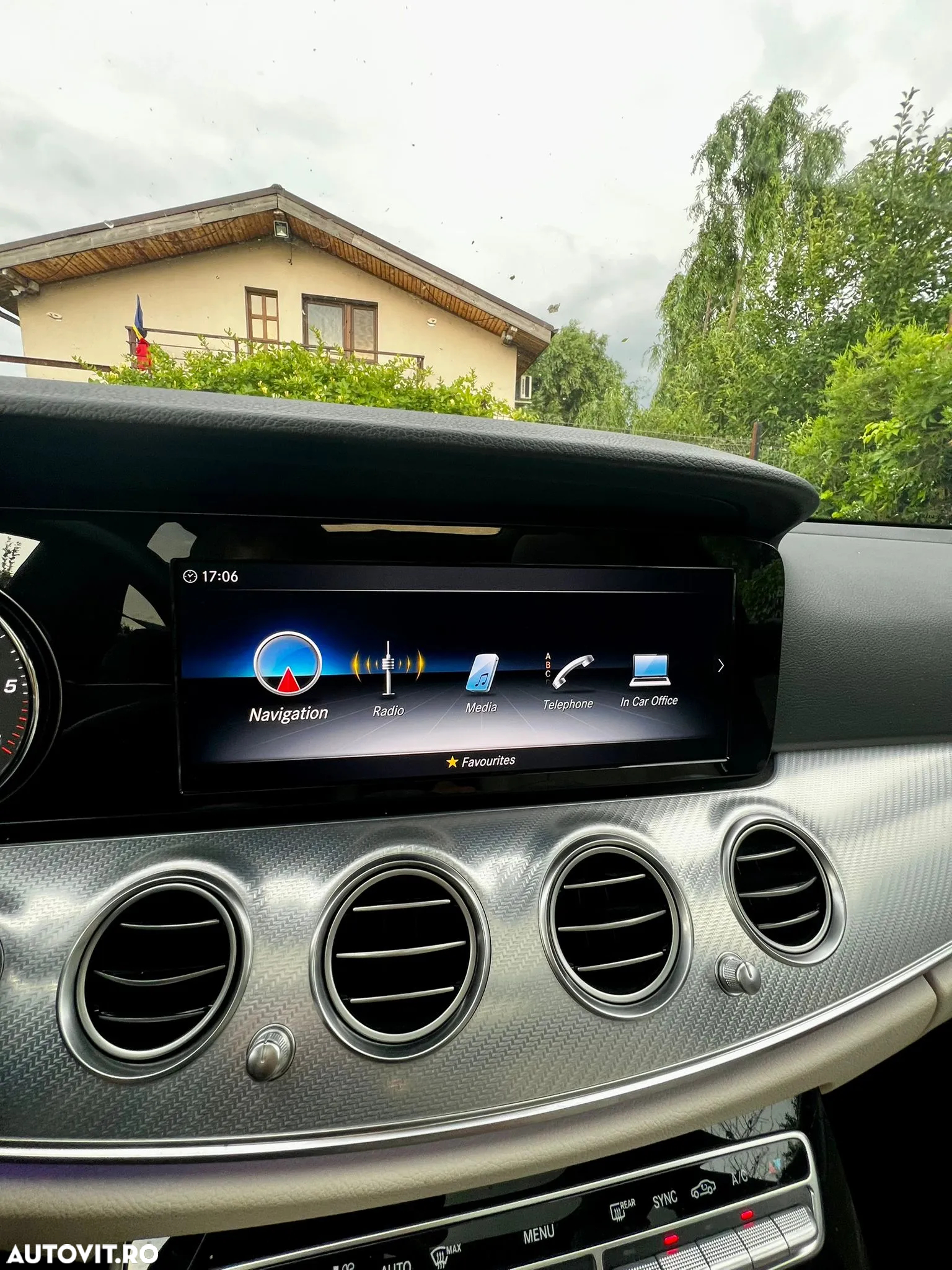 Mercedes-Benz E 220 d All-Terrain 4MATIC Aut. - 15