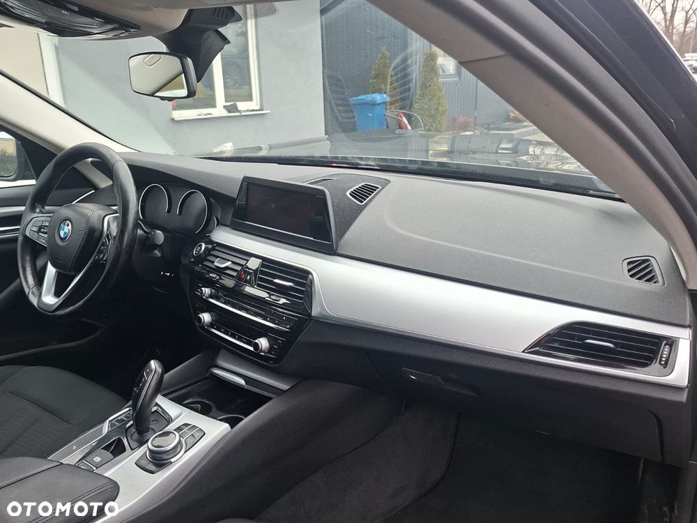 BMW Seria 5 520d Efficient Dynamics Edition - 14
