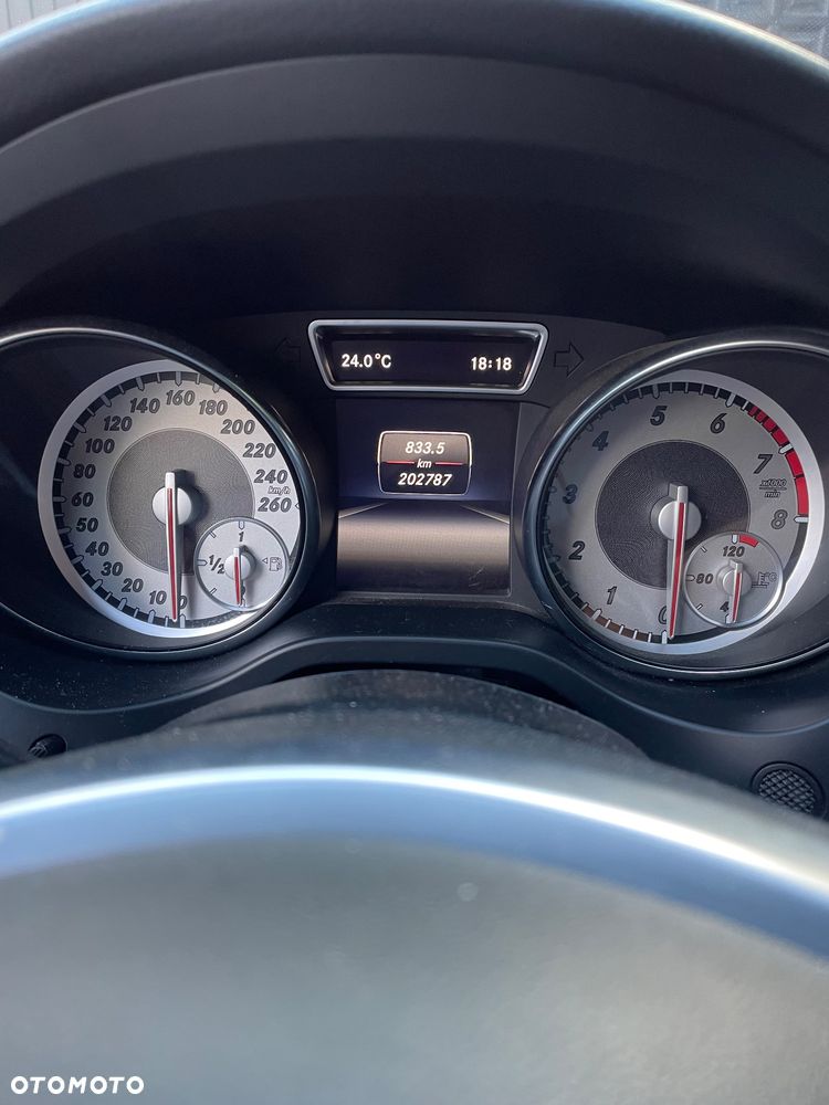 Mercedes-Benz GLA - 19