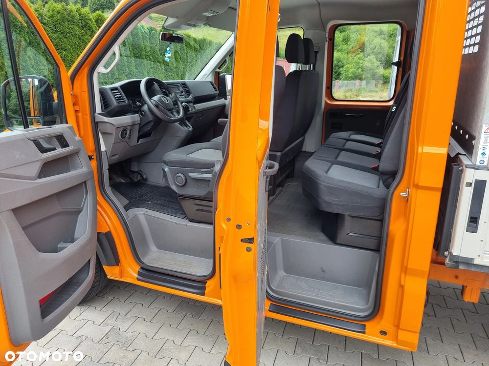 Volkswagen CRAFTER 7 osób hak 3T skrzyniowy - 7