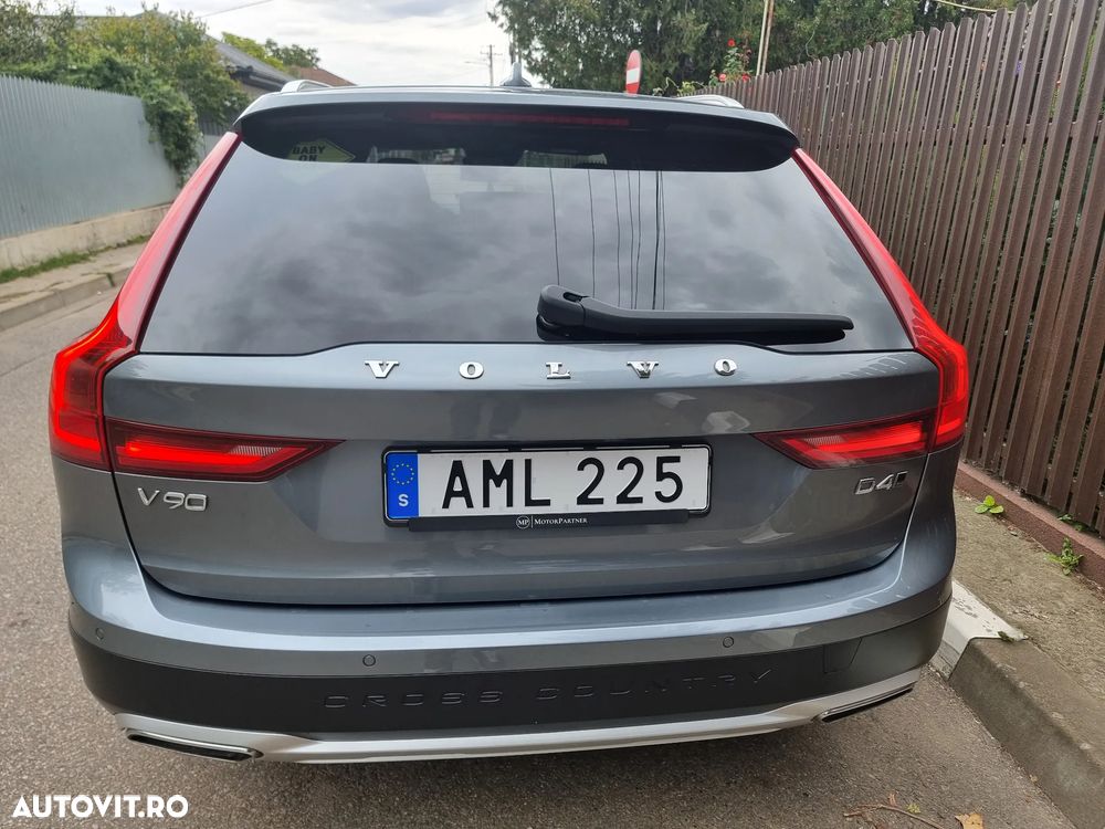 Volvo V90 Cross Country D4 AWD Geartronic - 3