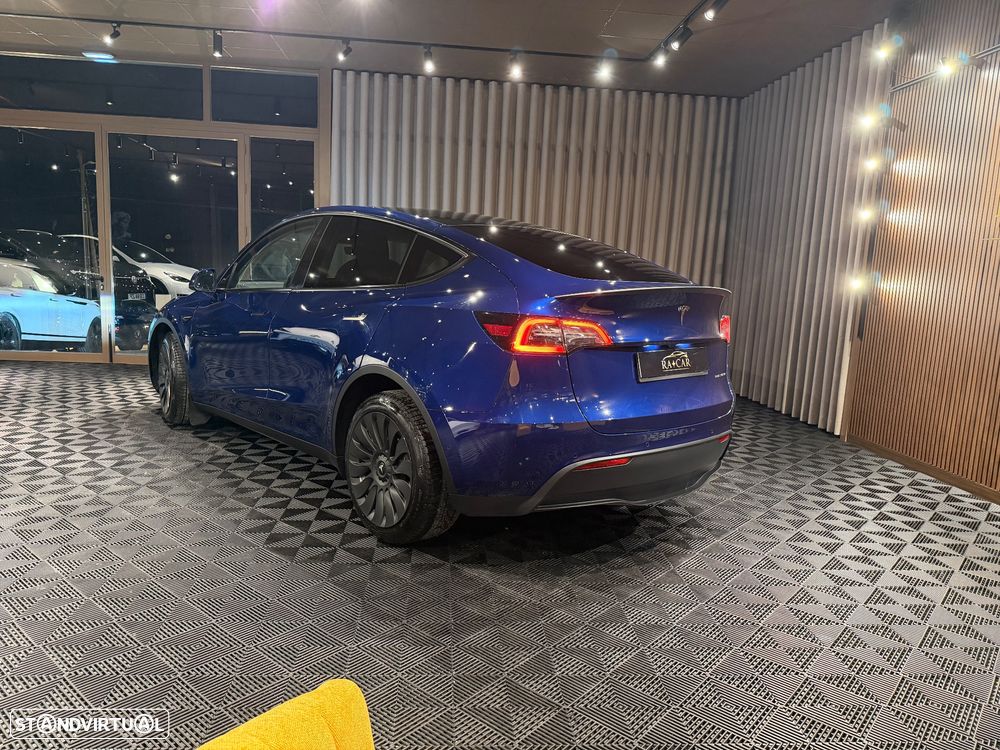 Tesla Model Y Long-Range RWD - 6