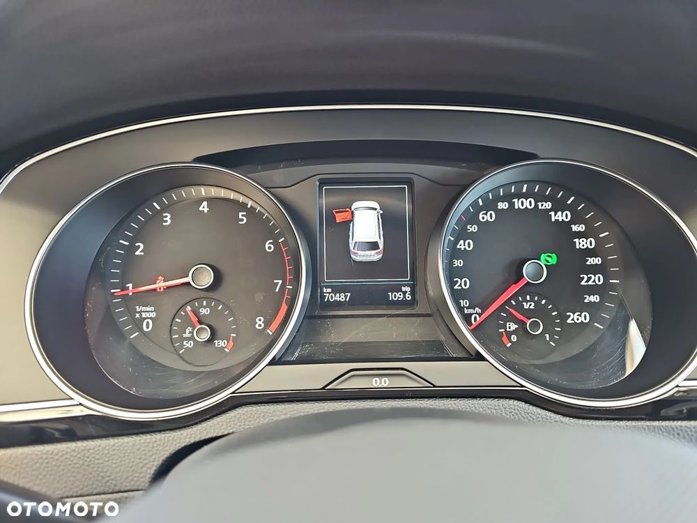 Volkswagen Passat - 17