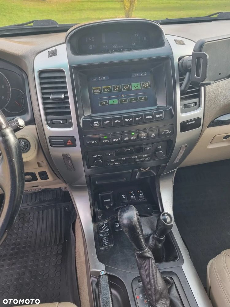 Toyota Land Cruiser - 11