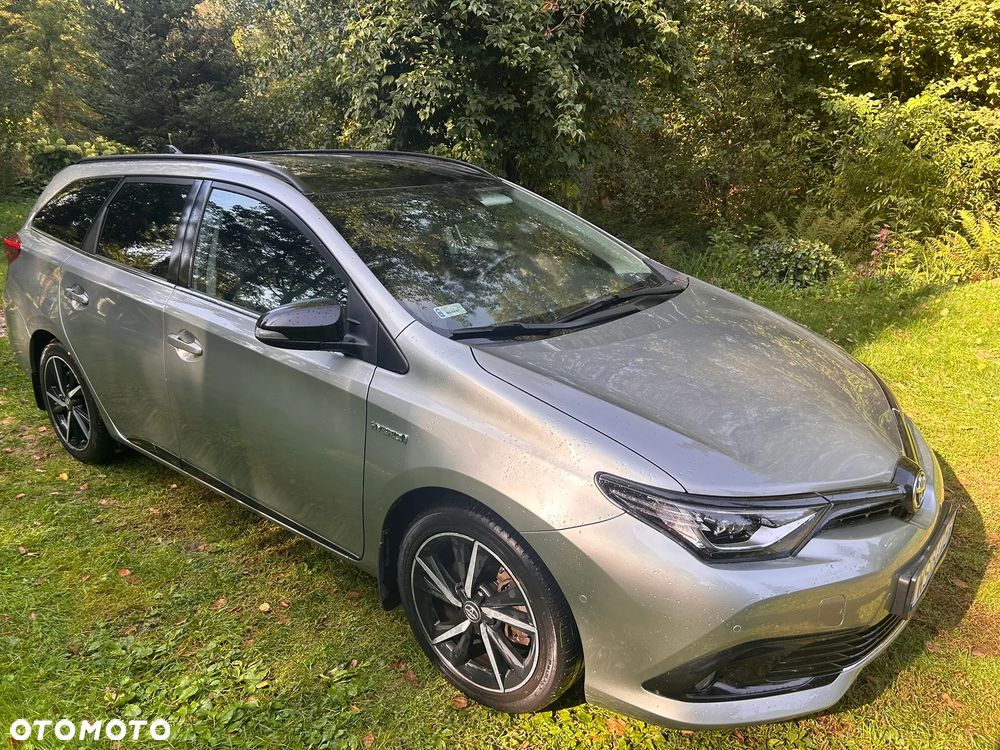 Toyota Auris Hybrid 135 Selection - 1