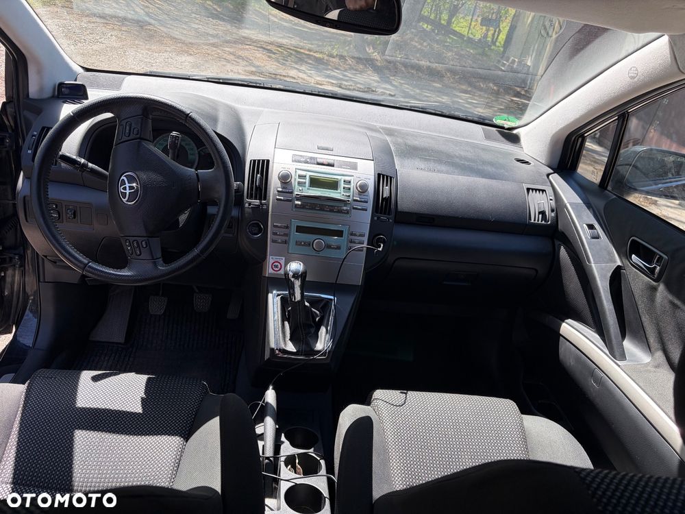 Toyota Corolla Verso 2.2 D-CAT Executive - 3