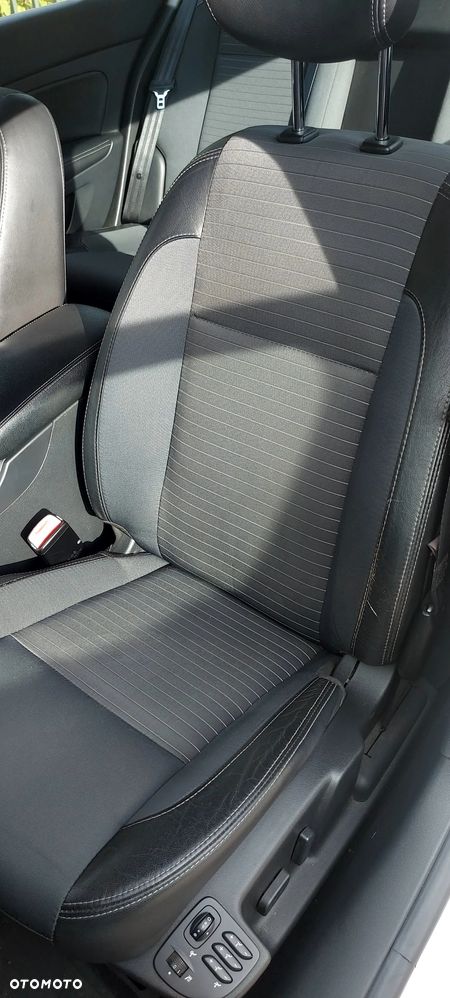 Renault Latitude 2.0 dCi Privilege - 14