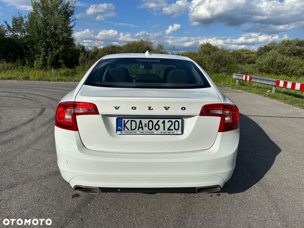 Volvo S60 D5 AWD Momentum - 6