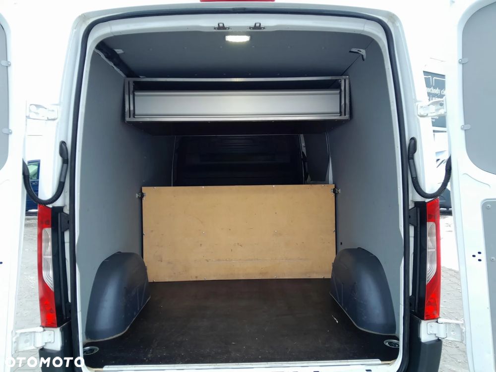 Mercedes-Benz Sprinter - 15
