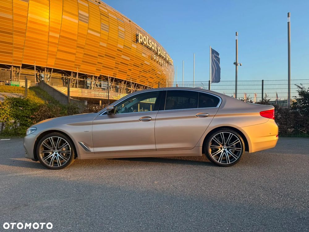 BMW Seria 5 530i Luxury Line - 2