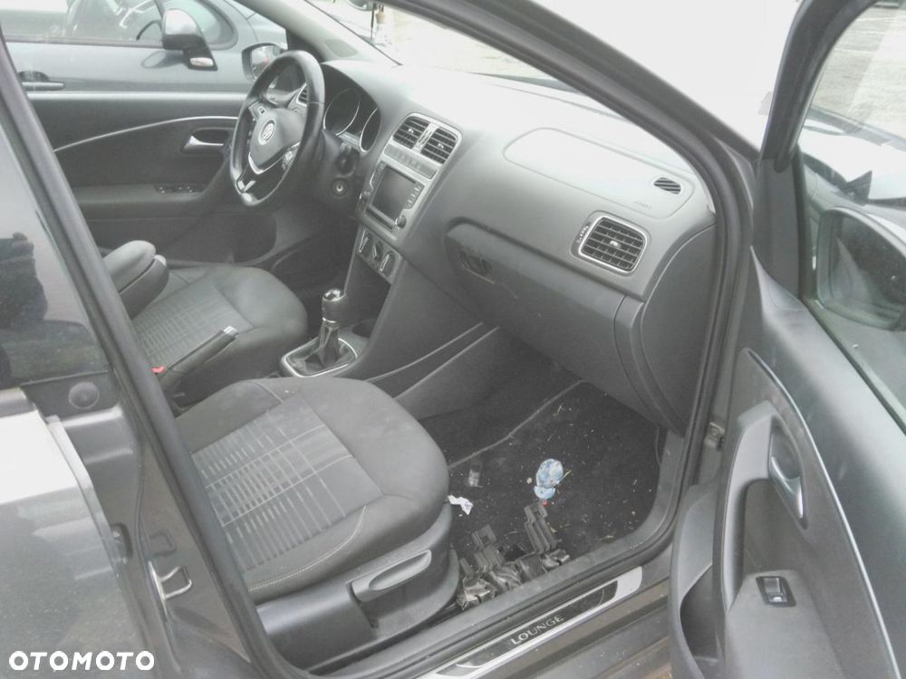 Volkswagen Polo 1.4 TDI Blue Motion Technology Lounge - 9