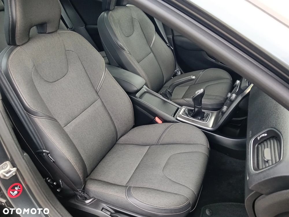 Volvo V40 Cross Country D3 Momentum - 11