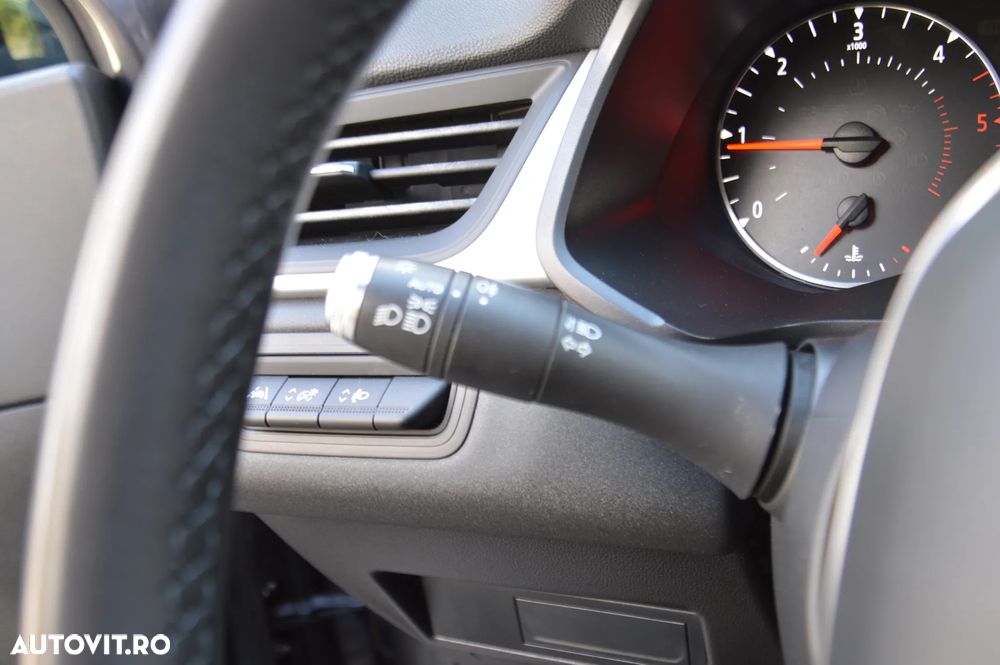 Renault Captur BLUE dCi 115 BUSINESS EDITION - 29