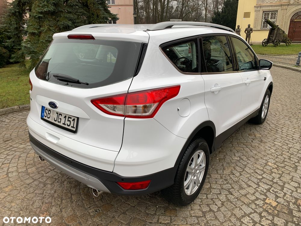 Ford Kuga 2.0 TDCi 2x4 Titanium - 6