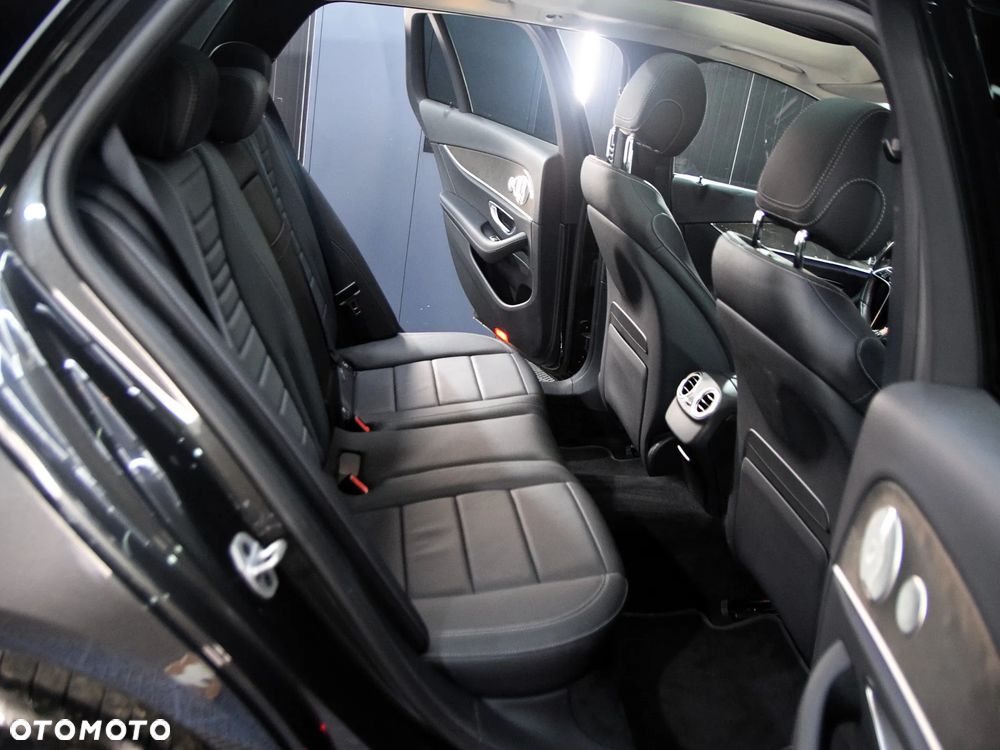 Mercedes-Benz Klasa E 300 de 4Matic 9G-TRONIC - 7