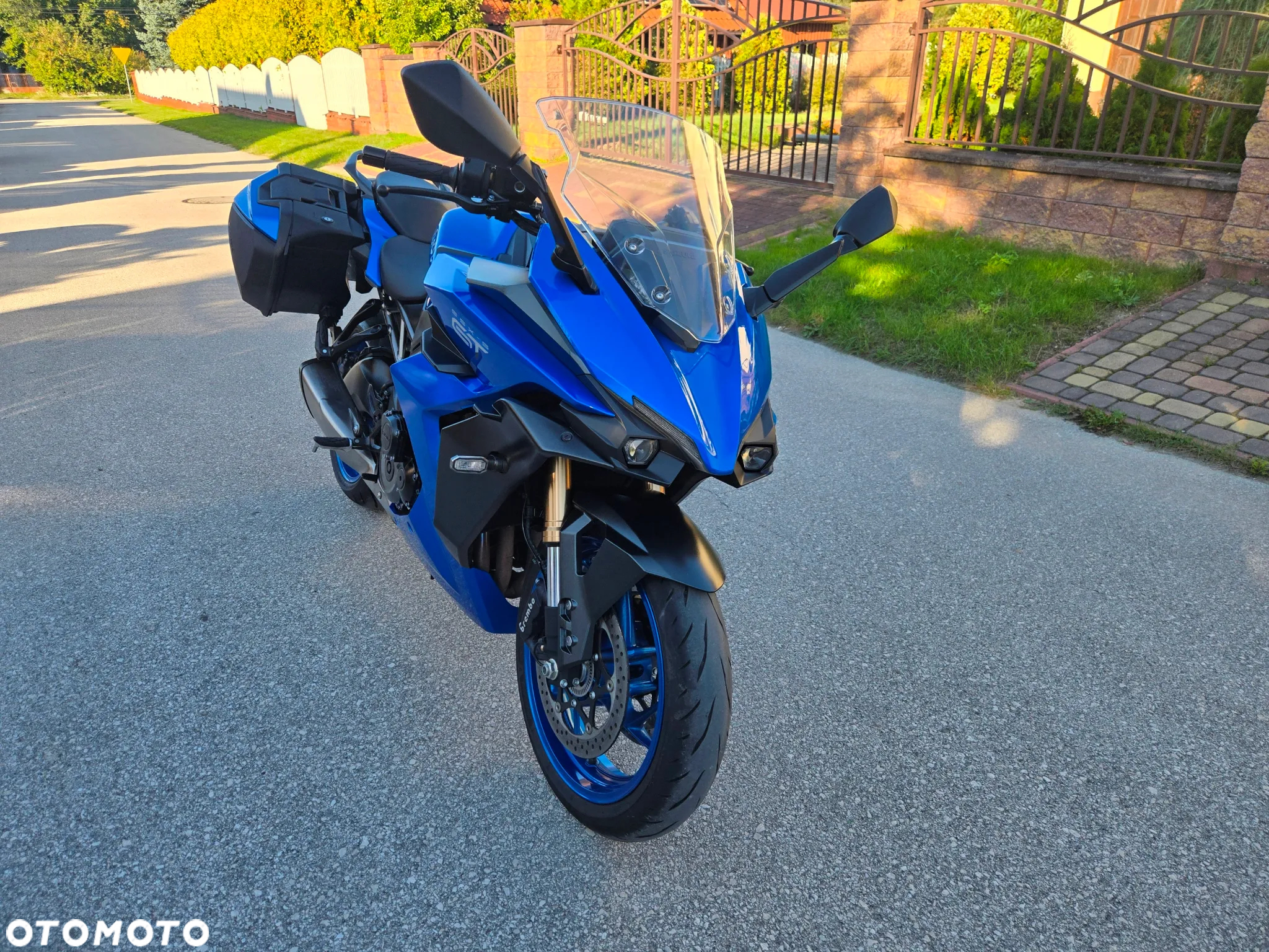 Suzuki GSX - 6