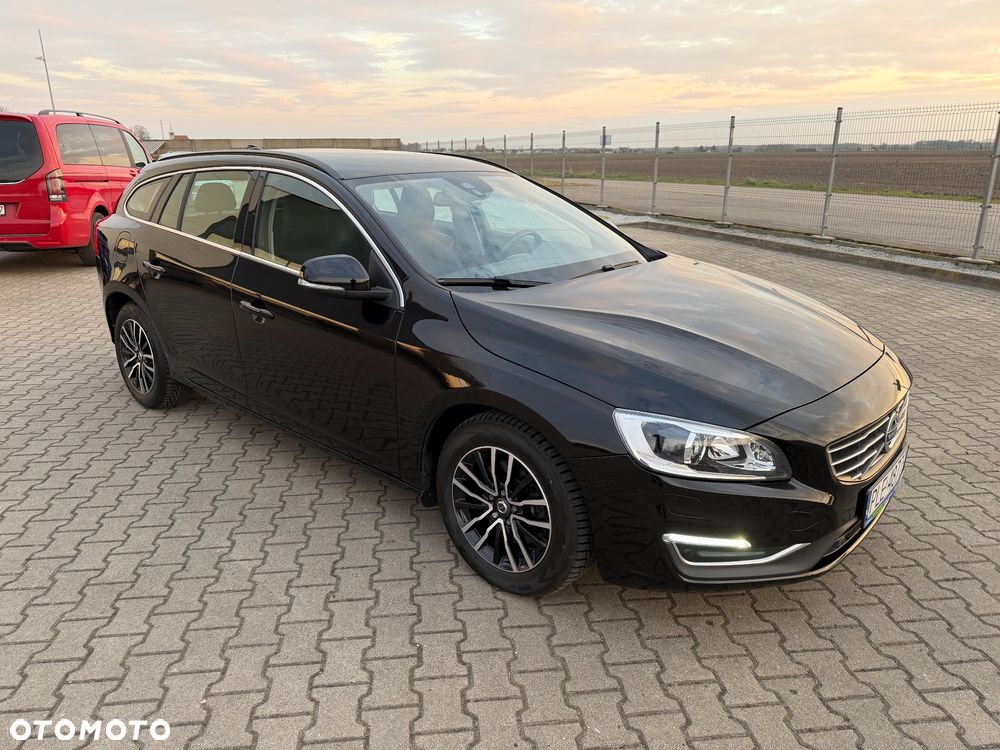 Volvo V60 D3 Geartronic Summum - 1