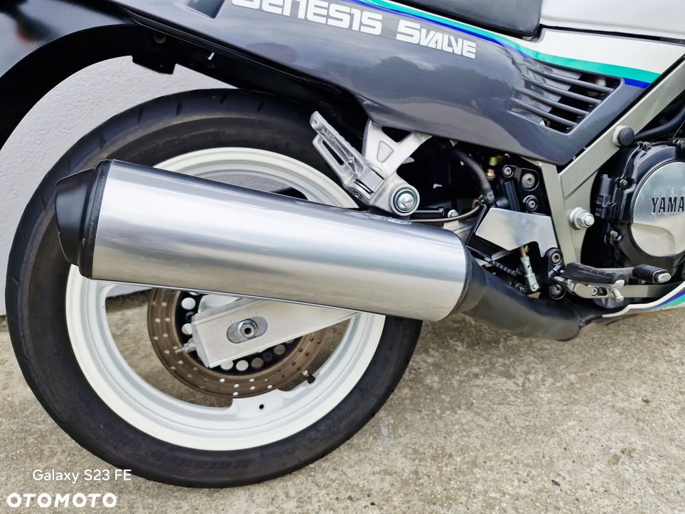 Yamaha FZ - 28