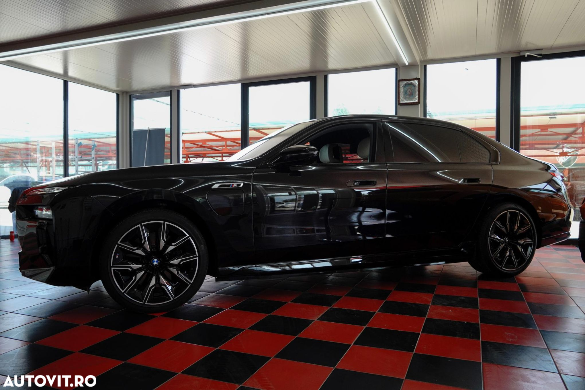 BMW Seria 7 - 8