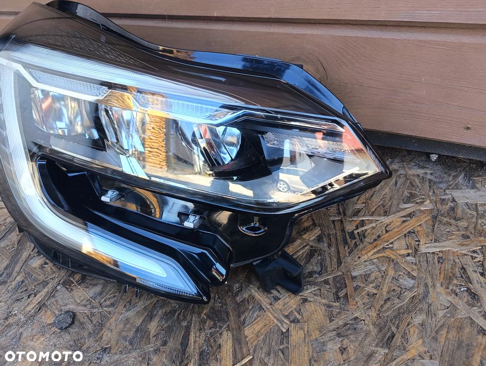 Lampa prawa Full LED Renault Captur II 2 2019-2024 260104900R - 2