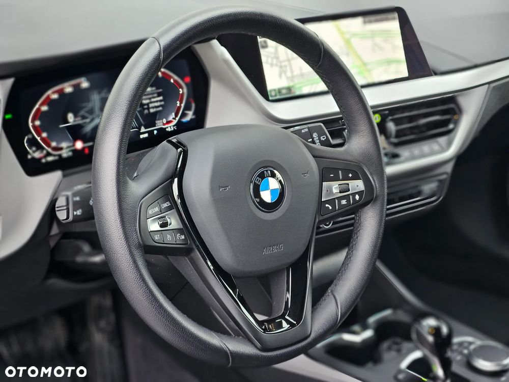 BMW Seria 1 118i Advantage - 23