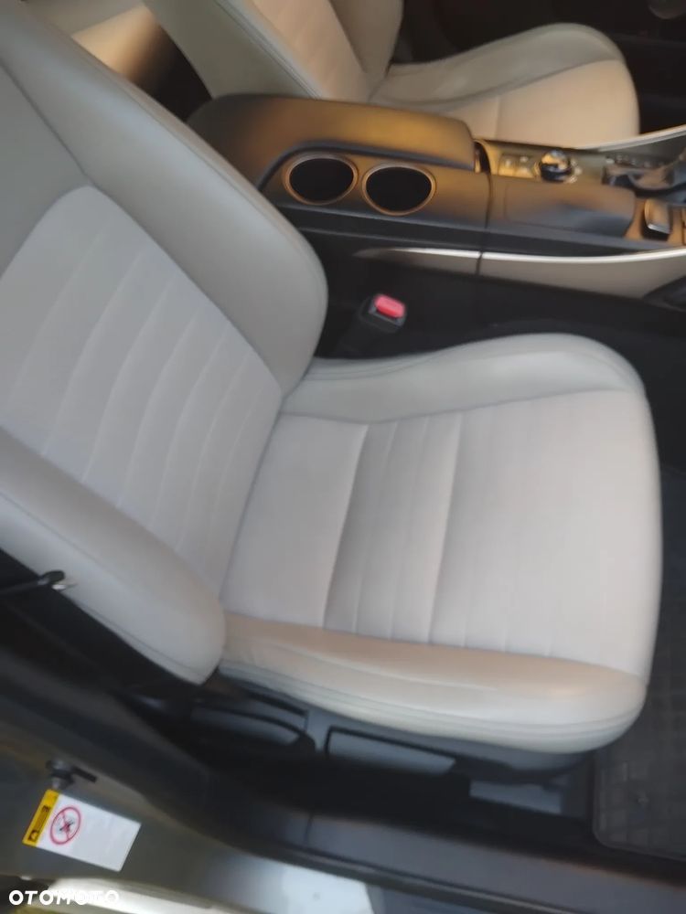 Lexus IS 300h Elegance - 4