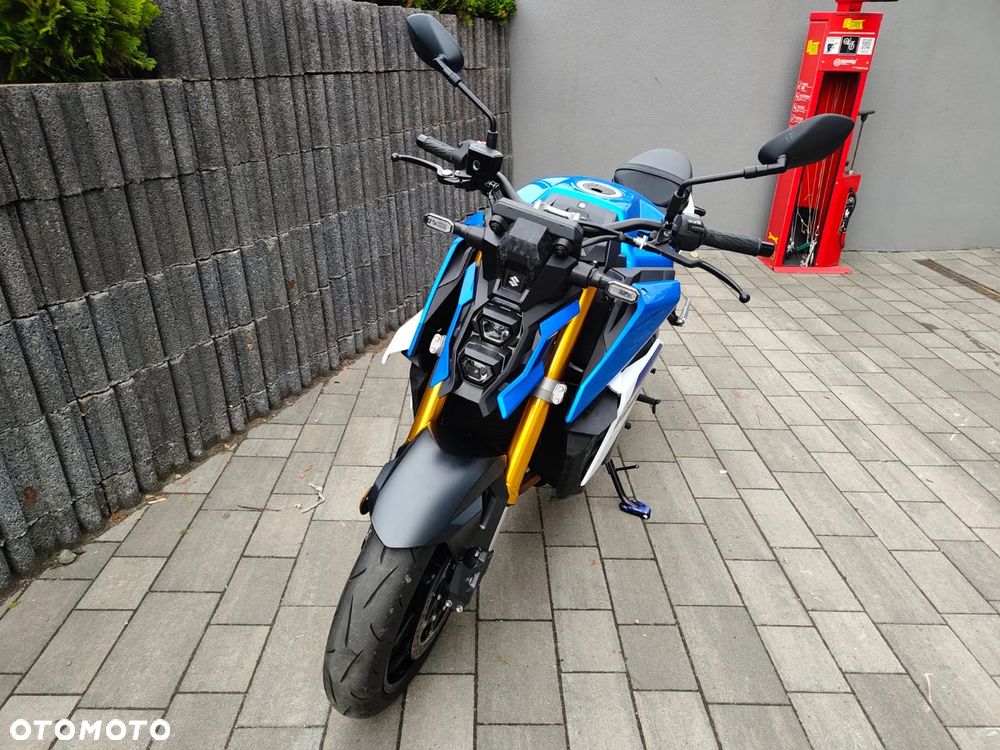 Suzuki GSX 1000 - 8