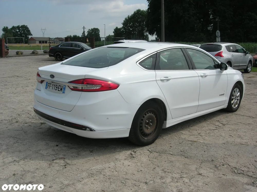 Ford Mondeo 2.0 Hybrid Trend