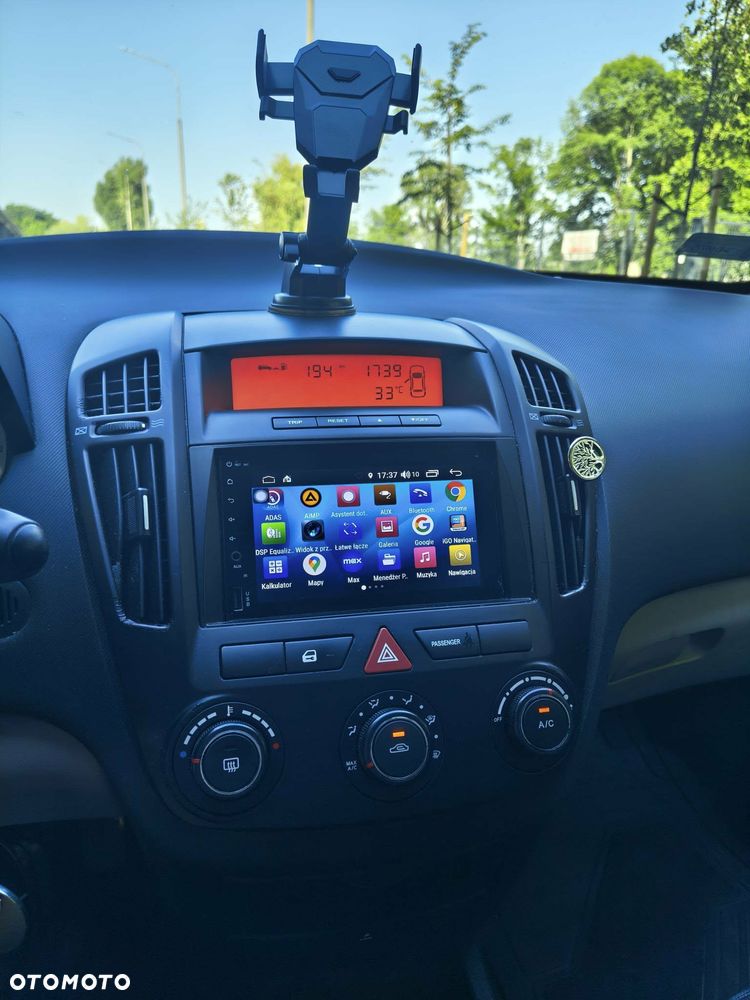 Kia Ceed - 13