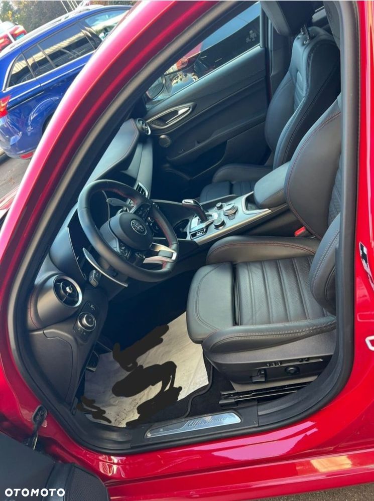 Alfa Romeo Giulia 2.0 Turbo 16V AT8-Q4 Competizione - 5