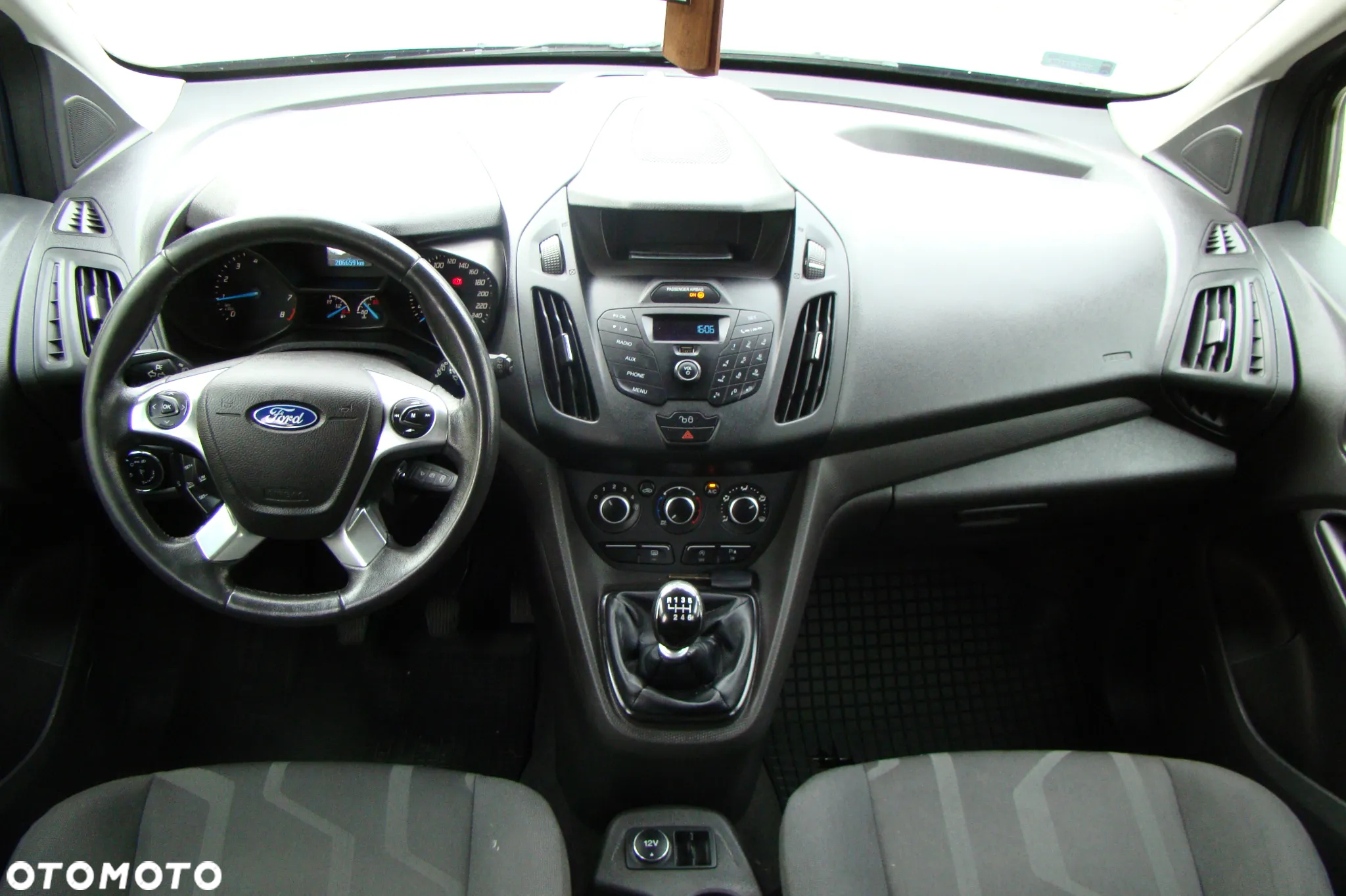 Ford Tourneo Connect - 11