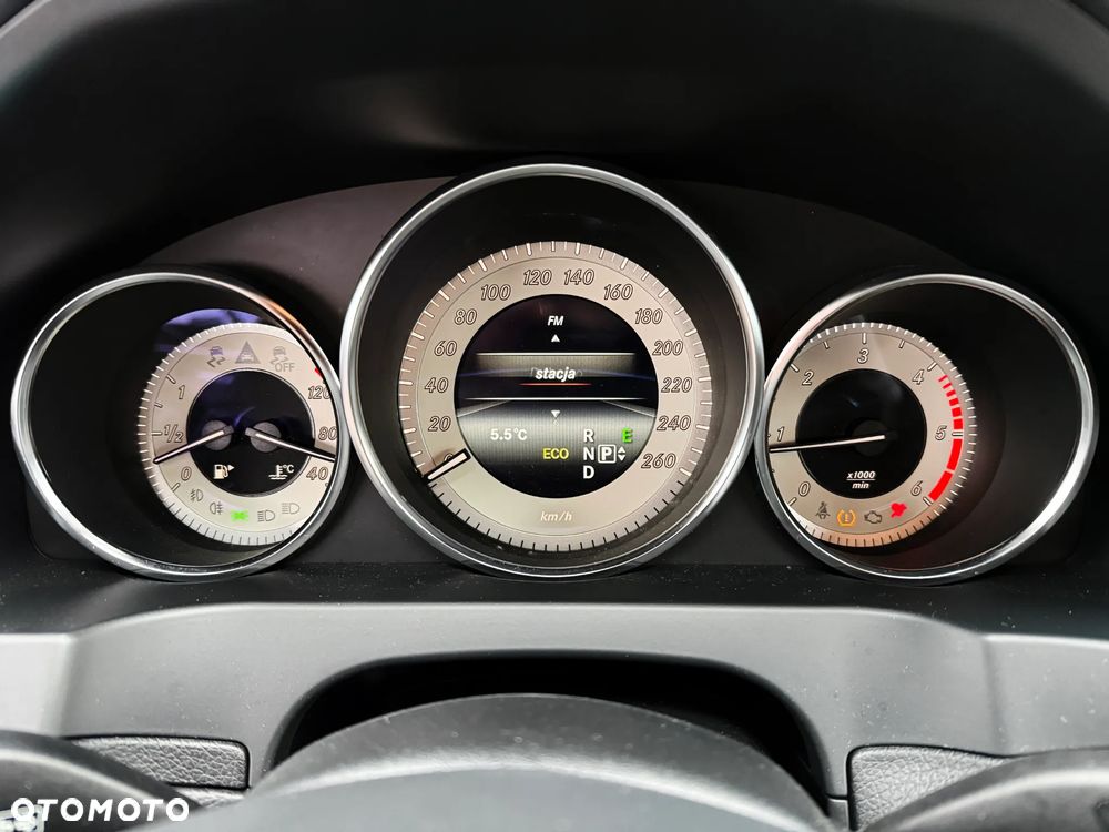 Mercedes-Benz Klasa E 220 CDI 7G-TRONIC - 33
