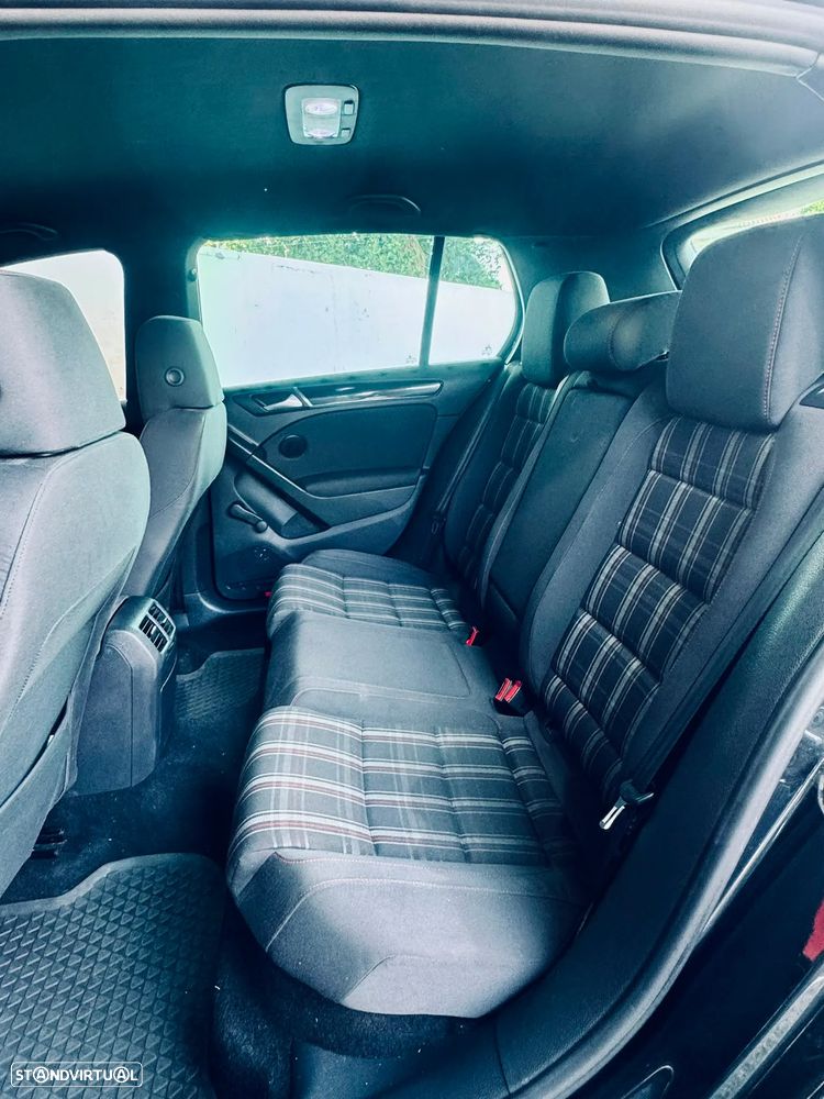 VW Golf 2.0 GTI DSG - 16
