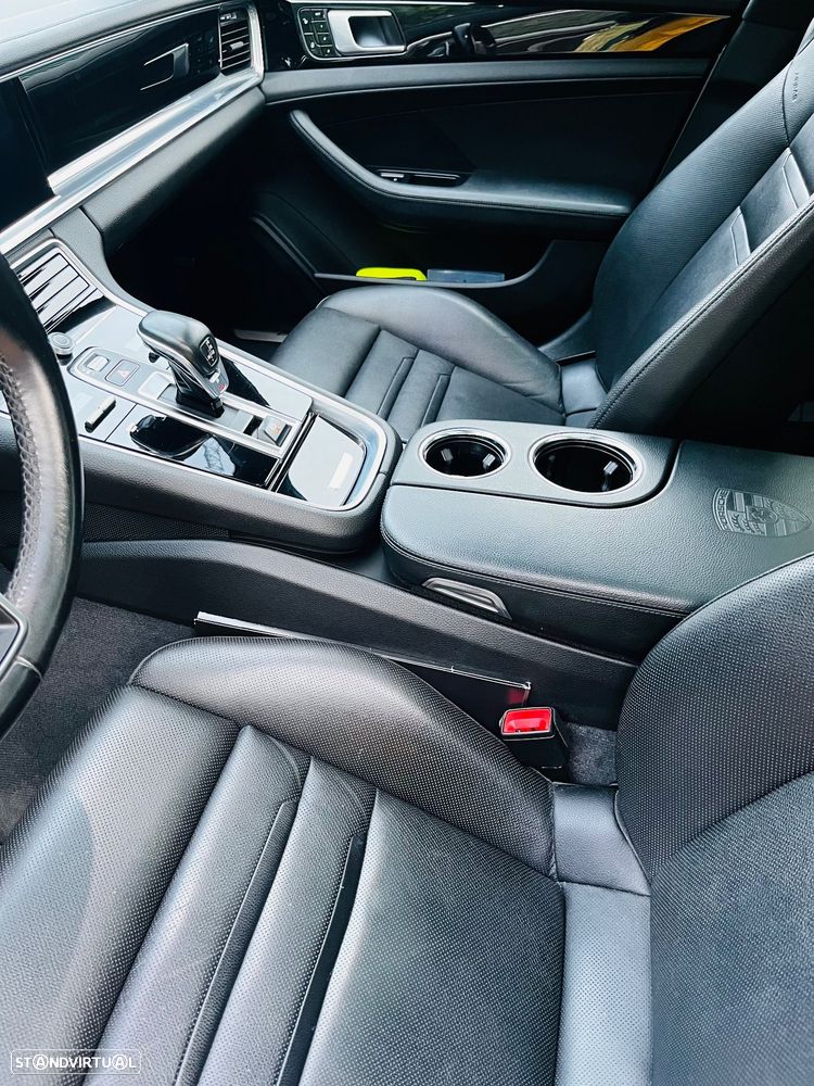 Porsche Panamera 4 E-Hybrid - 13