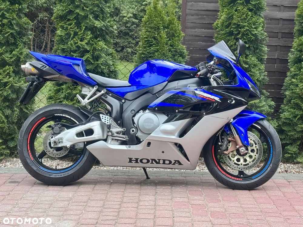 Honda CBR - 3