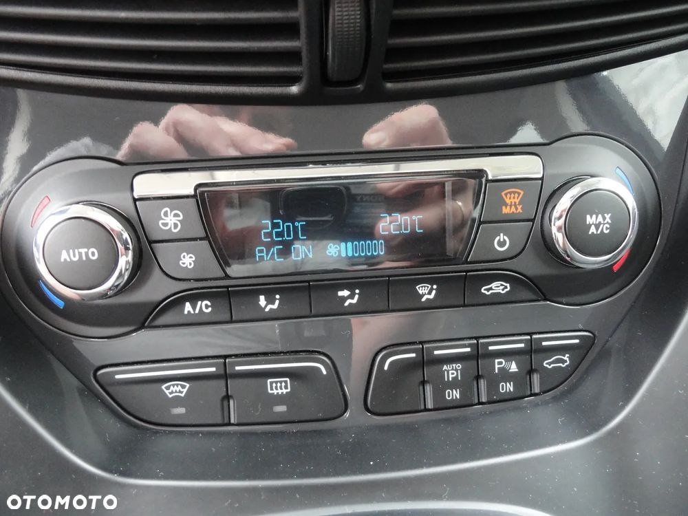 Ford Kuga 2.0 TDCi 4x4 Titanium - 19