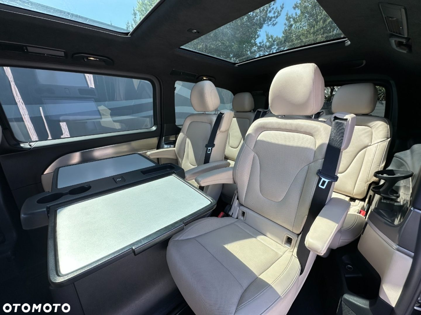 Mercedes-Benz Klasa V - 9