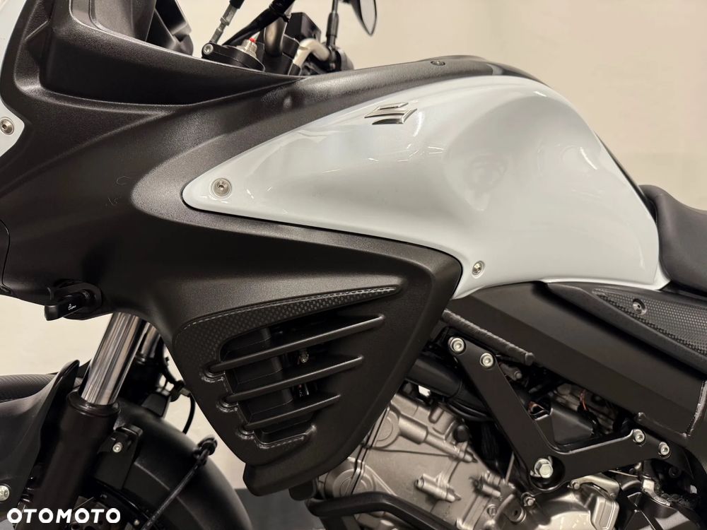 Suzuki V-STROM - 24