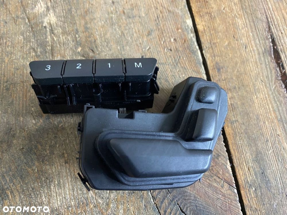 MERCEDES 246 117 panel regulacji fotela a 2469050251 a 2469050351 - 1