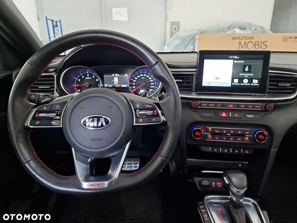 Kia ProCeed 1.6 T-GDI GT DCT - 13