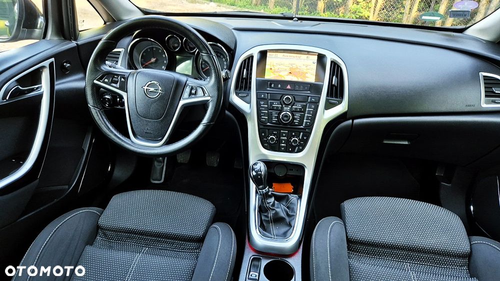 Opel Astra 1.4 T Cosmo EU6 - 32