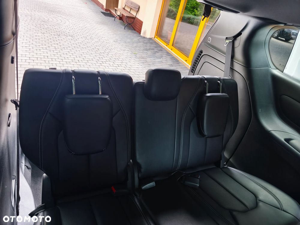 Chrysler Pacifica - 11