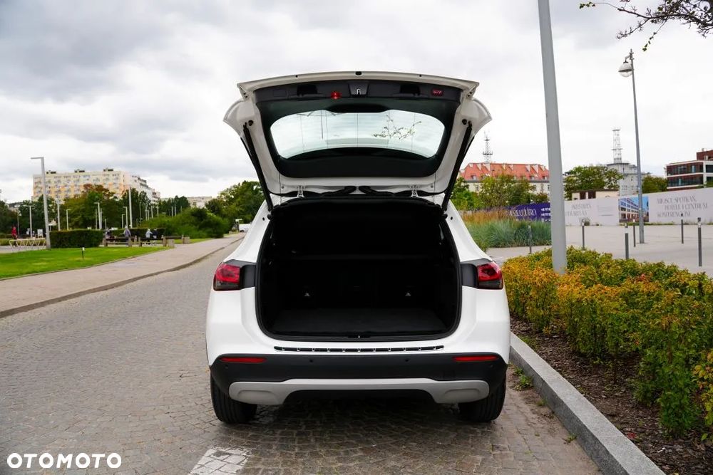 Mercedes-Benz GLA 200 Business Edition - 8