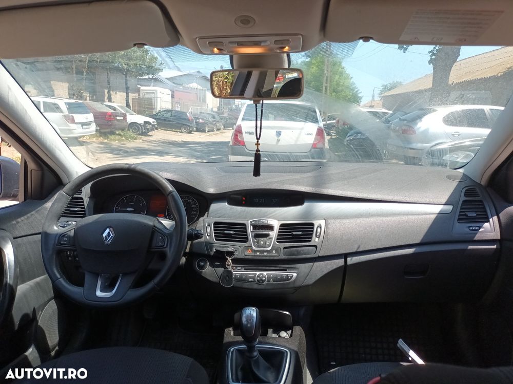 Dezmembrari  Renault LAGUNA 3  2007  > 0000 2.0 dCi (BT08, BT0K, BT0J - 7