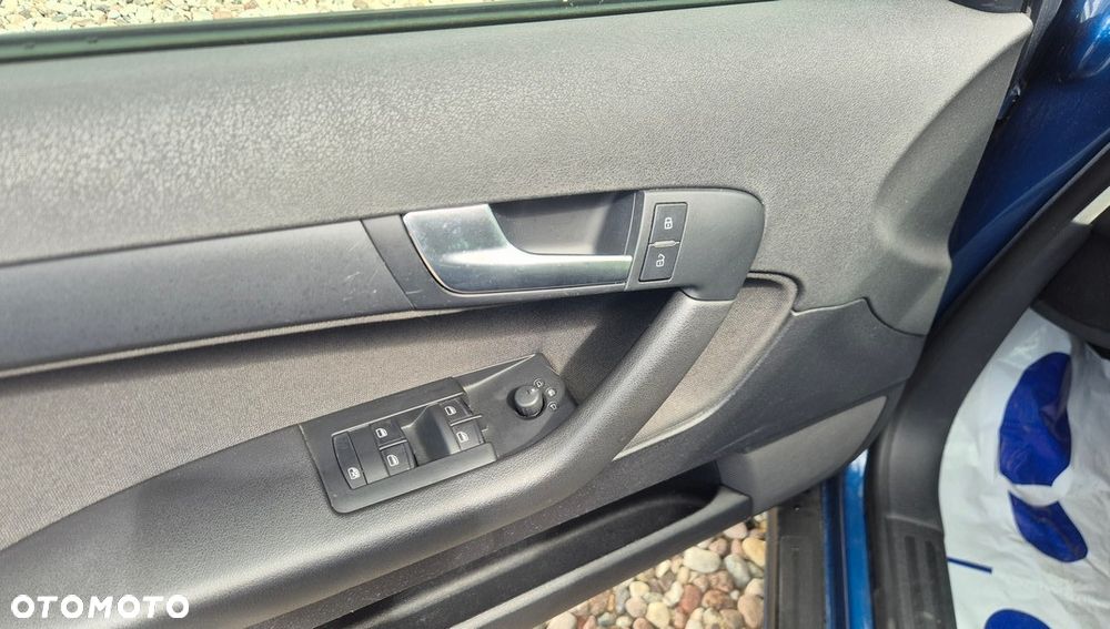 Audi A3 Sportback 1.6 TDI DPF Attraction - 23