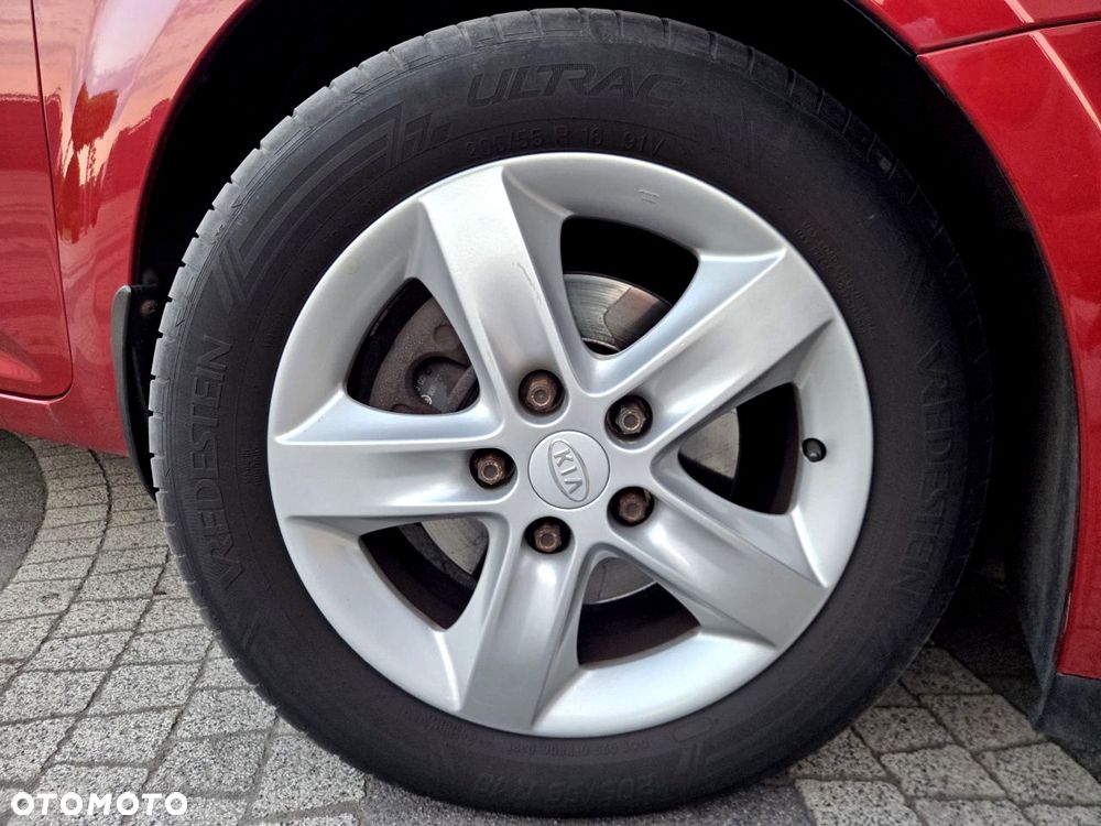 Kia Ceed - 35