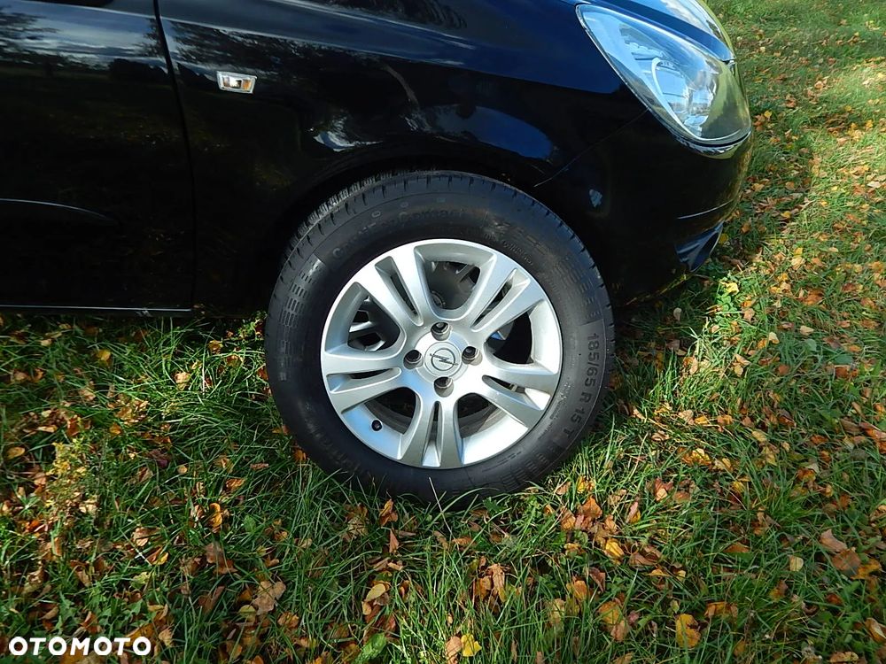 Opel Corsa 1.4 16V Cosmo - 32